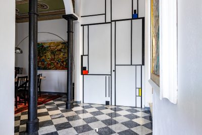 Invisible hinged door with 2 doors - Mondrian